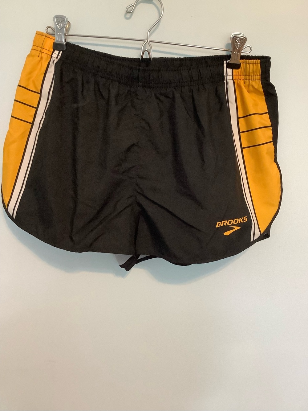 Brooks Women’s Running Shorts – Size Large – Black & Gold – Sports